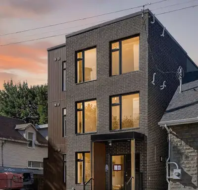 Modern Boutique Living in Old Ottawa East – Second Floor 1-Bedroom Apartment Available. Welcome to y...