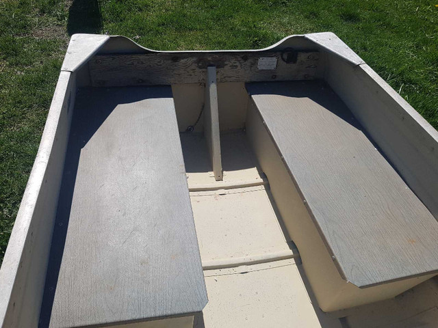 12' Aluminum Boat in Fishing, Camping & Outdoors in Kingston - Image 2