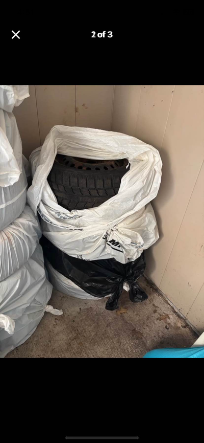 Set of winter tires on rims. Rims have minor rust but no damage. Came off a Ford Fusion. 225/60R16