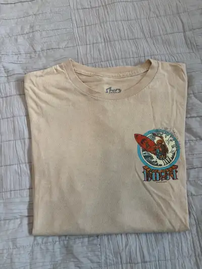 Men’s Lost Surf Tshirt Size medium