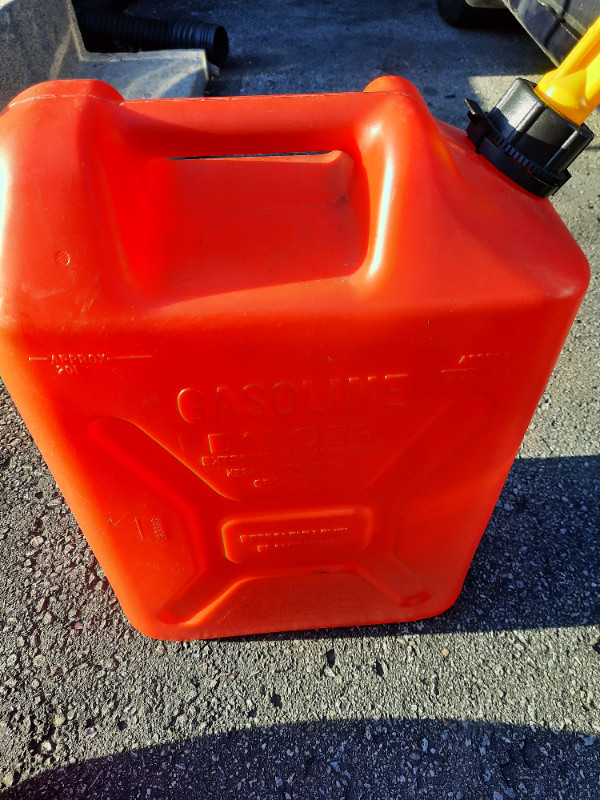 20L Petrol Can / Jerry Gas Can (used once) in Other in City of Toronto - Image 3