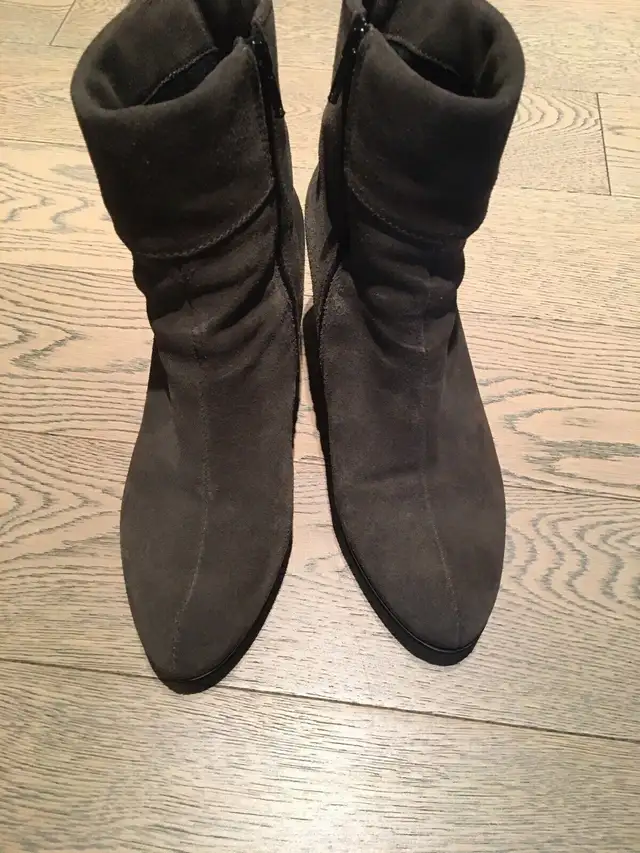 La canadienne boots in Women's - Shoes in City of Montréal - Image 3