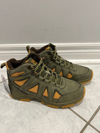 Green gold Avalanche Womens hiking boots new size 7