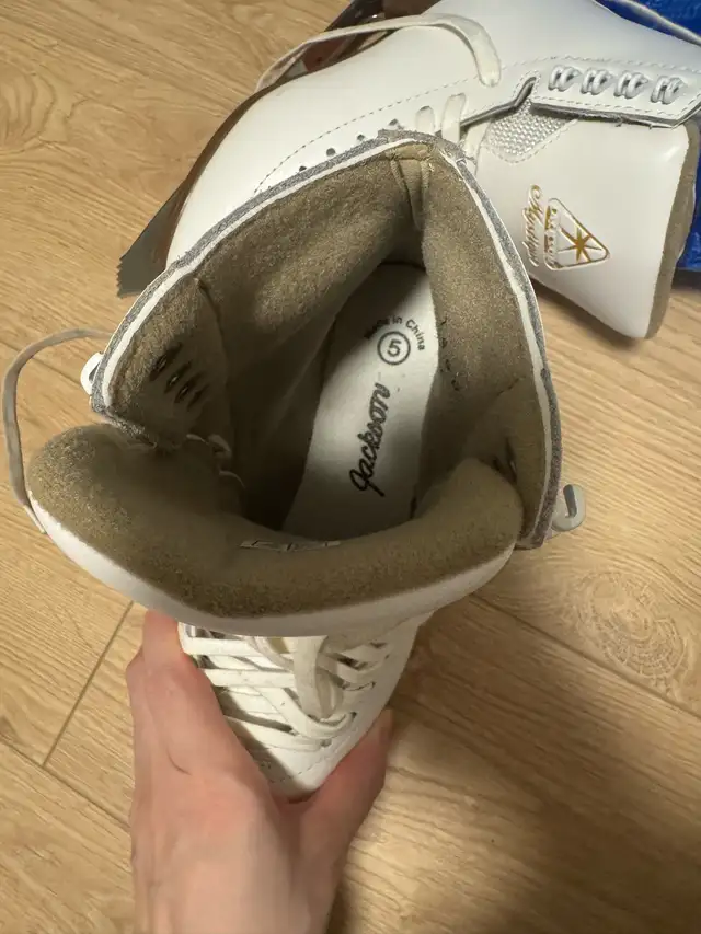  skates size 5 in Skates & Blades in Markham / York Region - Image 6