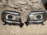 Brand new projector Toyota Tacoma head lights 