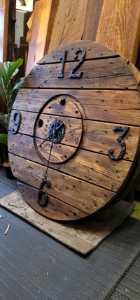 Horloges en bois recyclé finies à la cire d'abeilles  Laval / North Shore Greater Montréal Preview
