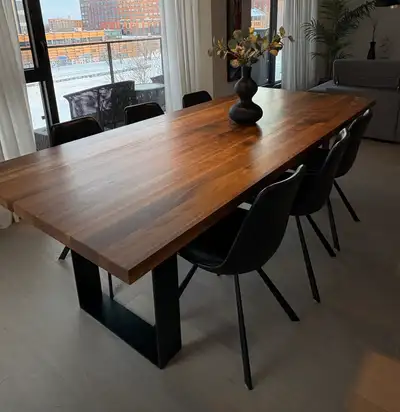 Table salle a dîner en vrai bois (payé 3500$), View more