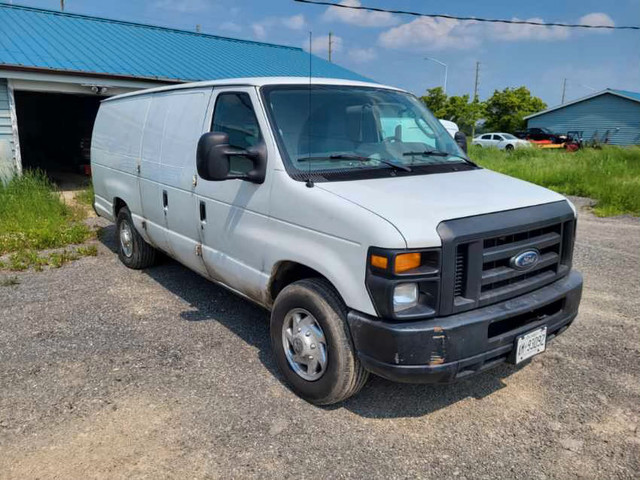 2011 Ford E250 Super Duty Cargo Ext w/ Prochem 405 Carpet Cl in Cars & Trucks in Oakville / Halton Region - Image 3