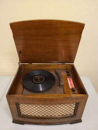 Viking Gramophone/Record Player With Radio