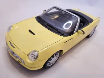 1:18 Maisto Ford Thunderbird Show Car Convertible No Box, View more