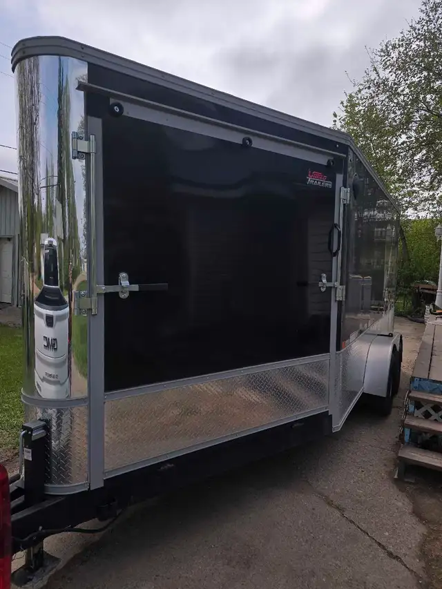 2022 cargo trailer like new , 20 ft build by united trailers in Cargo & Utility Trailers in Meadow Lake - Image 4