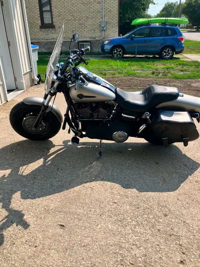 2009 Harley Davidson Dyna Fat Bob in Street, Cruisers & Choppers in Oshawa / Durham Region - Image 5