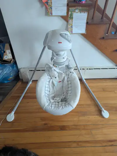 Fisher-Price baby Swing. Delivery in HRM possible depending on location and schedule.