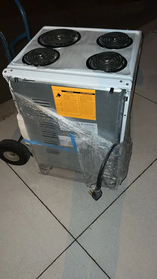 24” BRAND NEW NEVER USED GE STOVE ELECTRIC62863271875075123