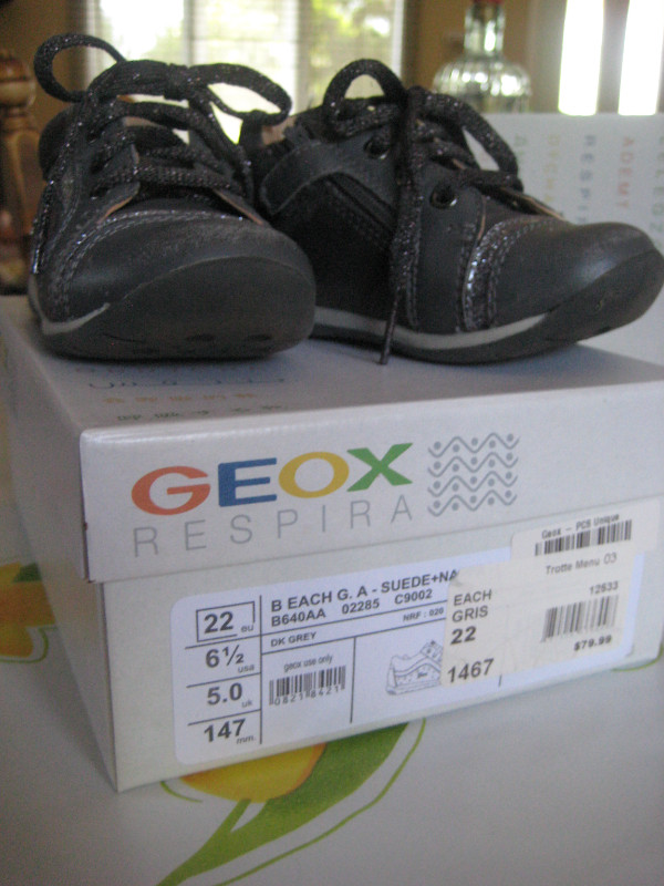 Chaussures pour bébé Geox 6 1/2 US / 22 EU dans Vêtements - 12 à 18 mois  à Ville de Québec - Image 2