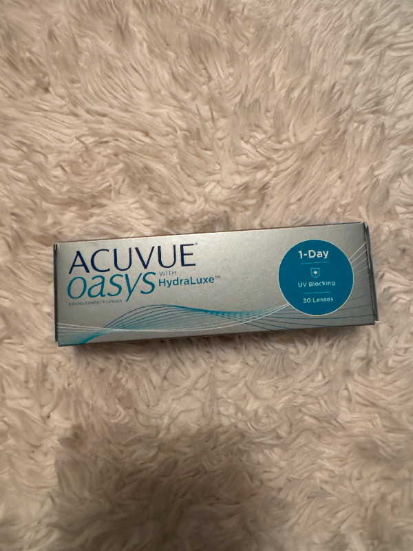 Acuvue Oasys 1-Day 30 Pack with HydraLuxe -4.25 in Health & Special Needs in City of Toronto