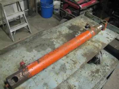 This is a Hydraulic Cylinder, could be used when building a wood splitter or any other project, it's...