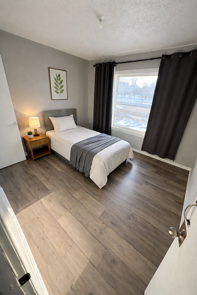 Room for Rent Near Calgary Airport (YYC) The Room: Private, clean, and quiet. Fully furnished. Share...