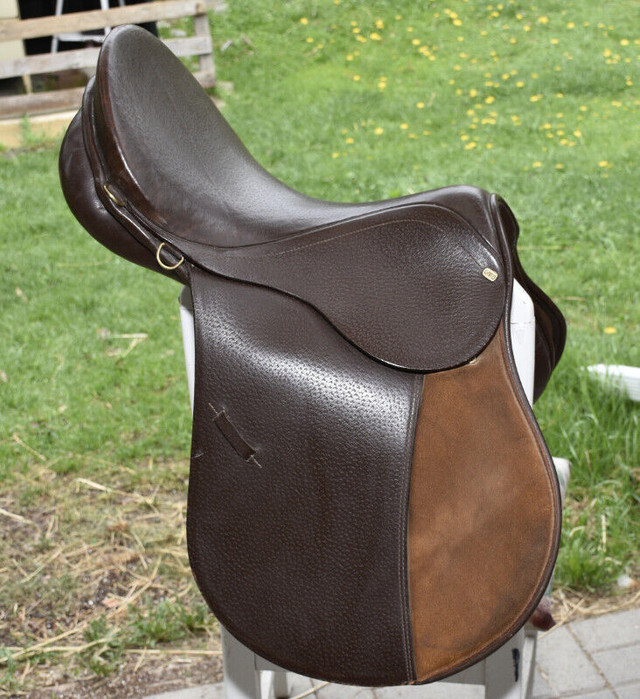 New Leather St Martin (Stubben) 17" English Saddle w/Girth in Equestrian & Livestock Accessories in Peterborough