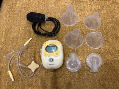 Medela Freestyle Breast Pump – Gently Used + Extras Description: Selling a gently used Medela Freest...