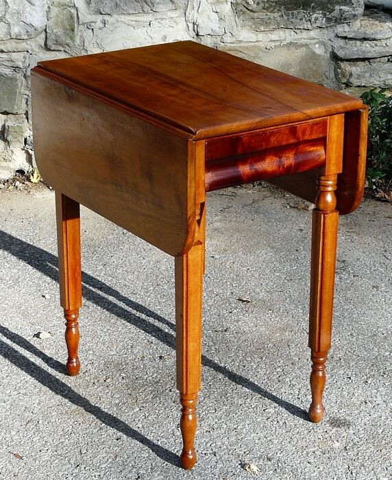 Antique Cherry Drop-leaf Table - NEW PRICE in Home Décor & Accents in Kingston - Image 2