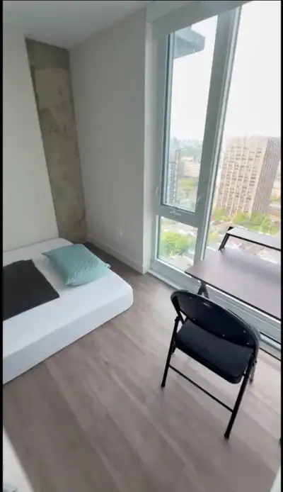 Ottawa - Short Term Accommodation Available from Oct-1st Spacious bedroom with Private bathroom avai...