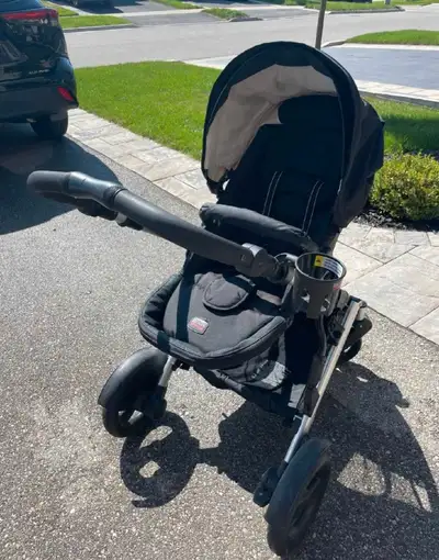Hand washed. Looks new. Britax strollers are very good quality! Wheels are filled with foam and susp...