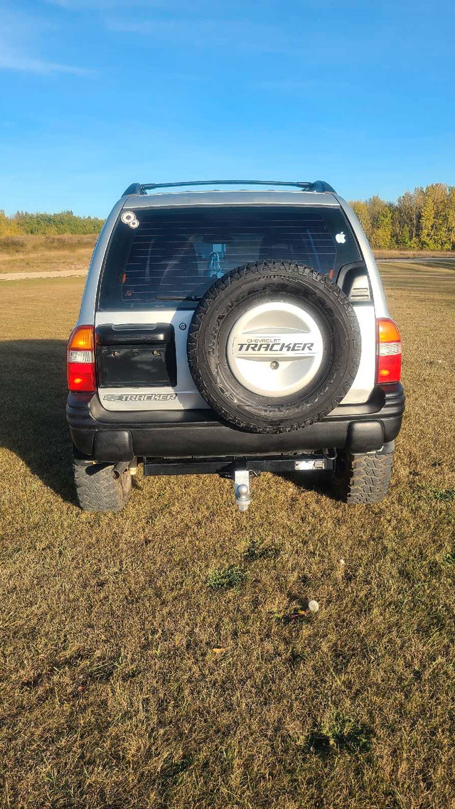 2002 chev 4x4 Tracker in Cars & Trucks in St. Albert - Image 3