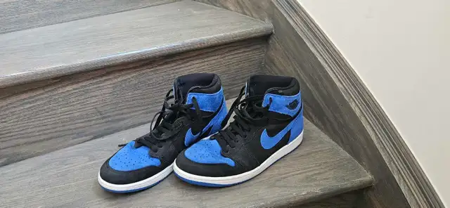 Jordan 1 - size 11 - used two times in Men's Shoes in Markham / York Region - Image 2