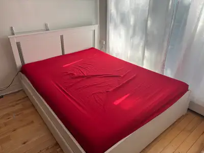 Base de lit Queen Ikea SONGESAND + Sommier, View more
