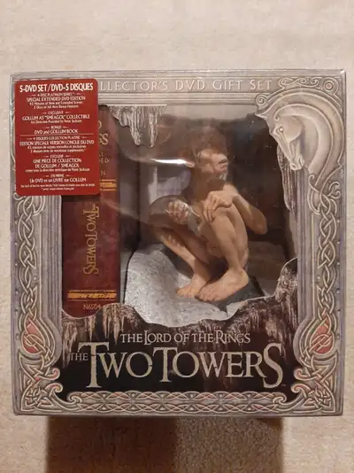 Selling a Brand NEW sealed The Two Towers DVD set. Please contract me if you have any questions. Ava...
