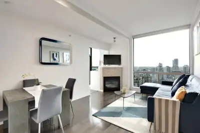 Live Downtown – Private Room + Bath