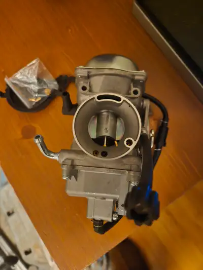 Pick up in Welland I believe this to fit 2001-02. Please see pictures. Cash or trade for 2 strokes o...