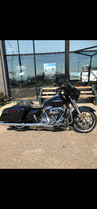 Moto Harley Davidson 2019 FLHX