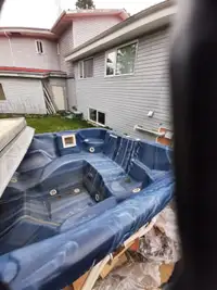 Free 2006 7 foot hot tub, believed to be in full working order.