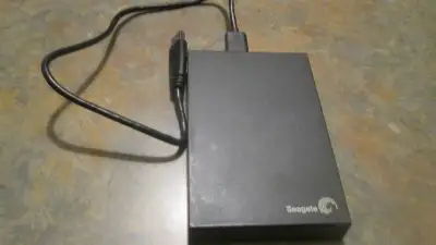 Seagate SRD00F1 Ultra Slim Portable External Drive /500GB formatted ready to go
