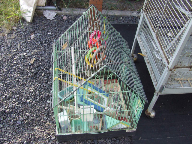 2 Deluxe Medium Bird Cages & 1 Small Cage in Accessories in Sudbury - Image 2