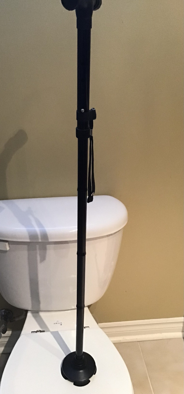 CANNE TÉLESCOPIQUE PLIANTE AVEC LUMIÈRE LED... Réduit dans Santé et besoins spéciaux  à Laval/Rive Nord