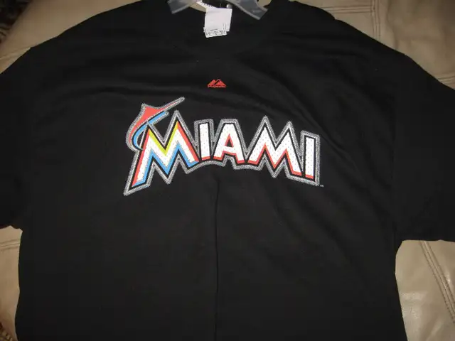 Miami Marlins Baseball T-shirt Number 13 Guillen (new) in Baseball & Softball in Leamington - Image 2