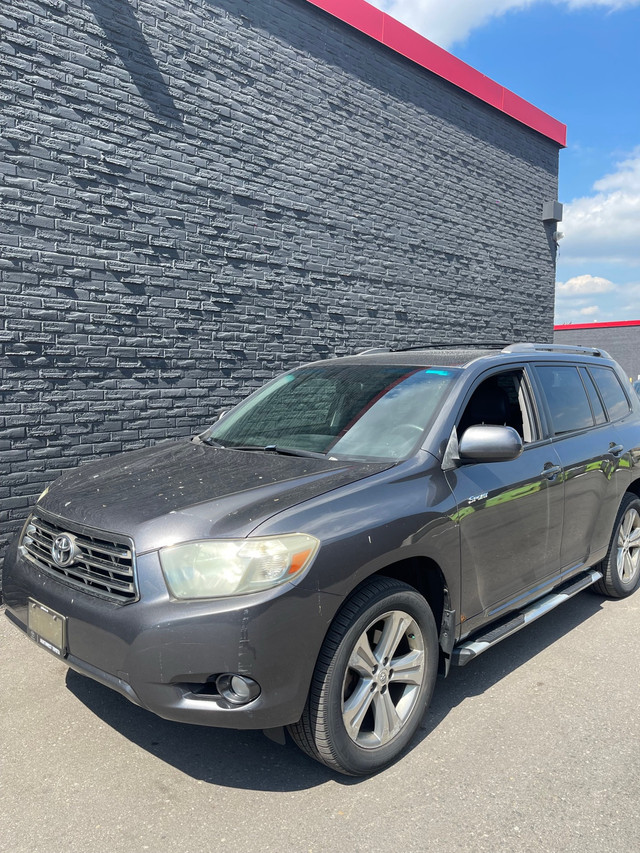 2008 Toyota highlander  in Cars & Trucks in Mississauga / Peel Region - Image 2