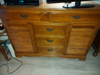 Pratique meuble de rangement vintage avec 2 armoires, 5 tiroirs