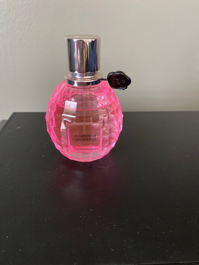 Viktor & Rolf Flowerbomb  dans Santé et besoins spéciaux  à Longueuil/Rive Sud