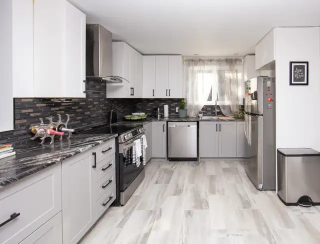 Charming All-Season Cottage Nestled in the Heart of Kazabazua in Quebec in Canada - Image 6