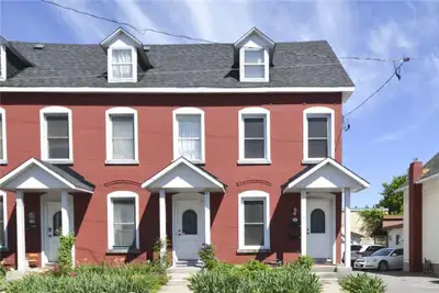 Fully furnished 1 bd apt inc utilities+parking+wifi+washer+deck