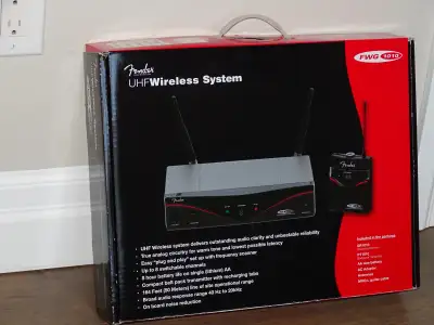 wireless system for guitar/bass by Fender, View more