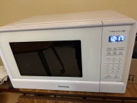 Panasonic Genius 1100 watt Microwave 