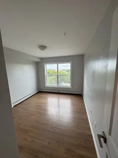 Room for Rent – Convenient Location Near MacKay Bridge A bright and comfortable private room is avai...