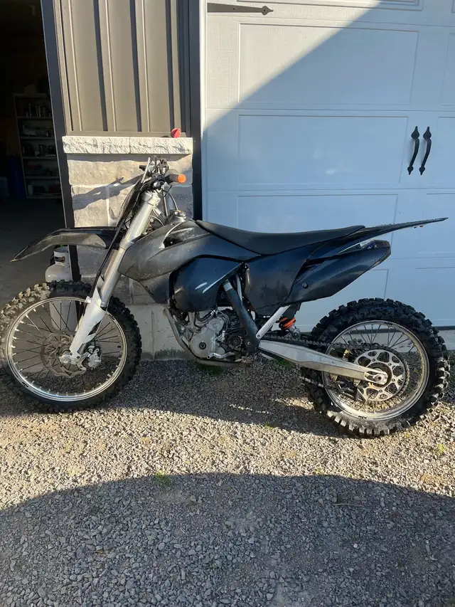 2014 KTM XCF-W 350 in Dirt Bikes & Motocross in Napanee - Image 6