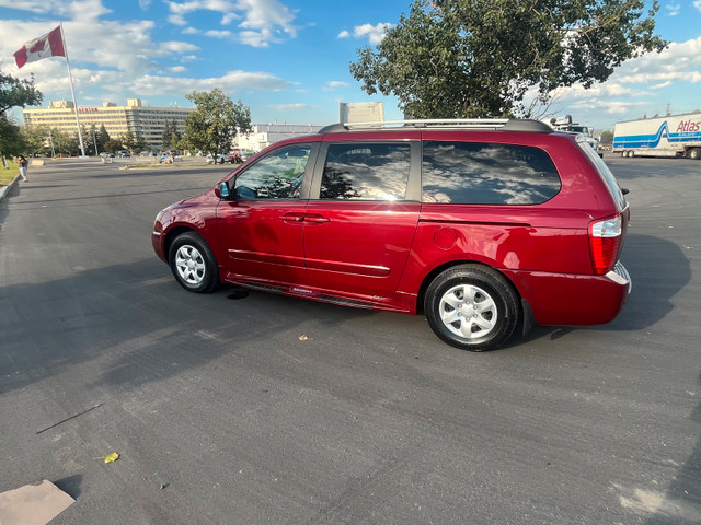 2008 Kia Sedona in Cars & Trucks in Calgary