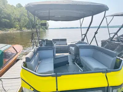 Seadoo switch Cruise 2023 18 pieds 19 pieds avec la plate-forme avec moteur 230hp très bien équipé,...